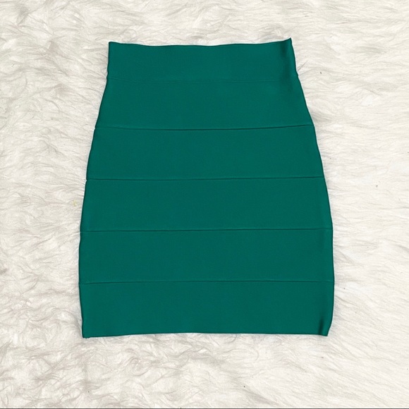 BCBGMaxAzria Dresses & Skirts - BCBGMAXAZRIA Green Turquoise Bandage Skirt